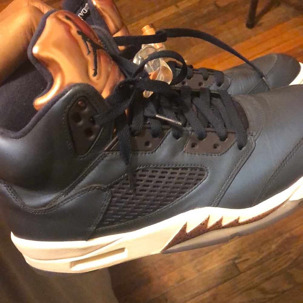 Men’s Jordan 5, worn 3 times. 9/10 condition